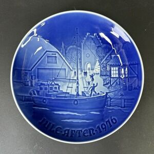 Bing & Grondahl (B&G) Christmas‎ Plate, "Christmas Welcome" #9076 Vintage 1976